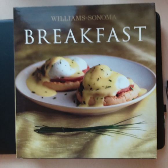 3 WILLIAMS-SONOMA cookbooks - Hors d'oeuvres,  Breakfast and Grilling - Picture 2 of 3